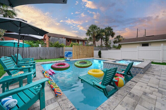 Building Photo - 108 Zamora St