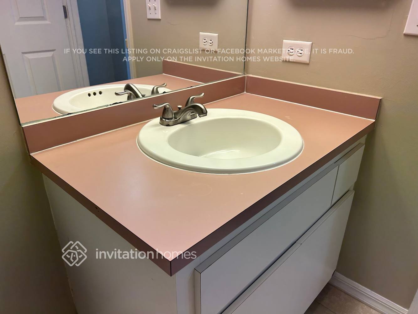 Building Photo - 5244 SW 19th Pl