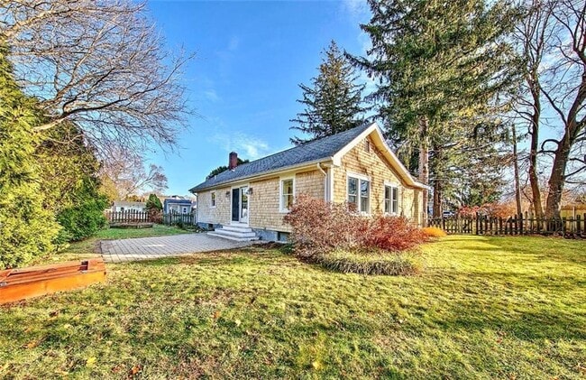 Building Photo - 18 Orchard Ave