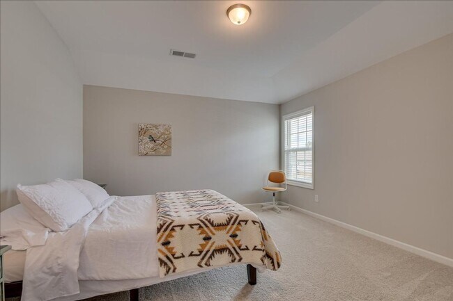 Building Photo - 211 Palisade Rdg