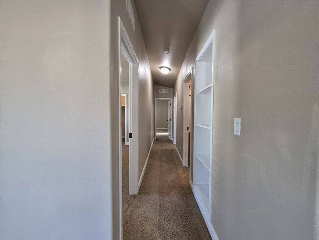 Building Photo - 1079 Mountain Shadows Blvd