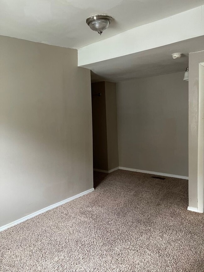 Building Photo - Beautiful 4 Bedroom House!!