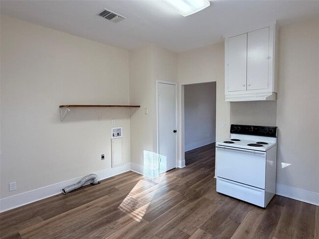 Building Photo - 1504 Watterson Rd