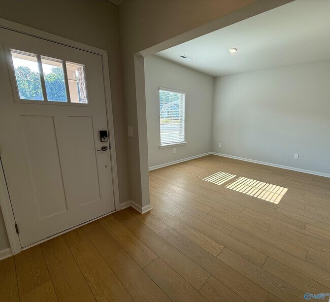 Building Photo - 212 Cobbdale Park Dr