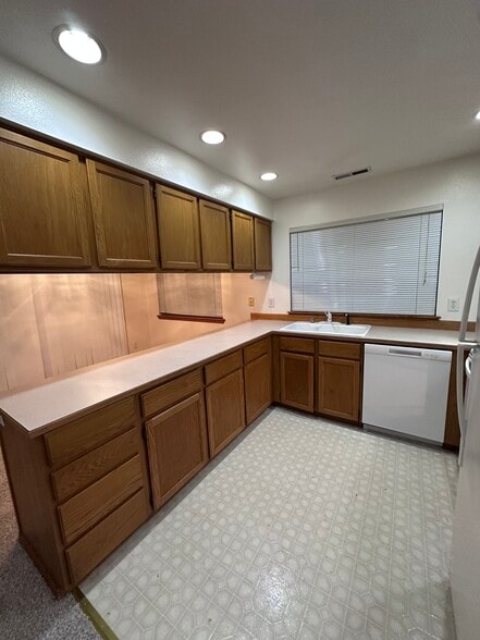 Kitchen DR - 2210 Xenia St