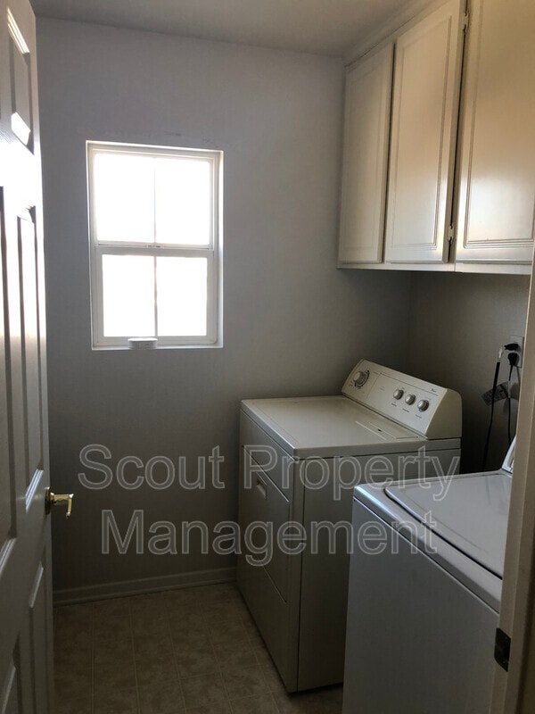 Building Photo - 32637 Clearvail Dr