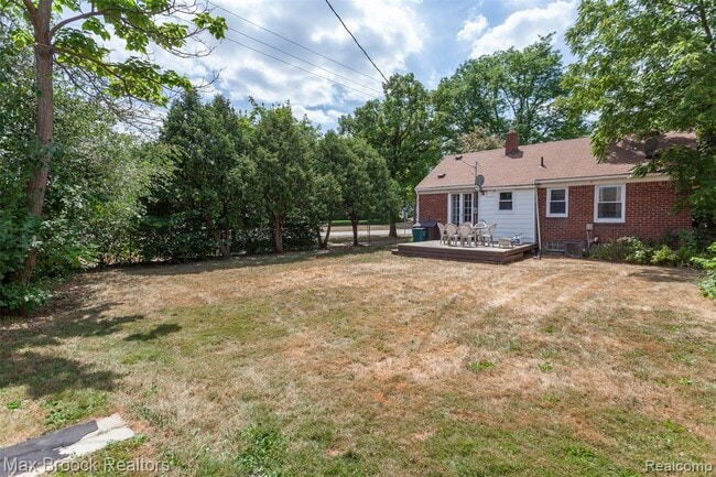 Building Photo - 1997 Henrietta St