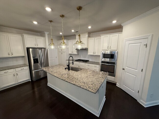 Building Photo - Ballantyne Home in great Location With Sun...