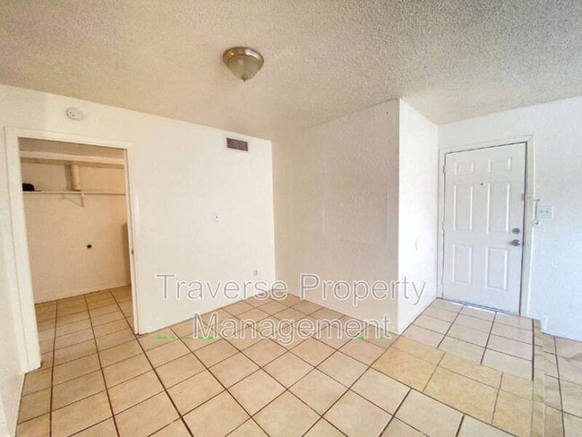 Building Photo - 6808 Trail Lake Dr