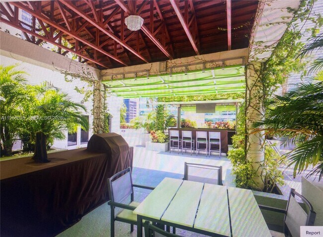 Building Photo - 185 SE 14th Terrace