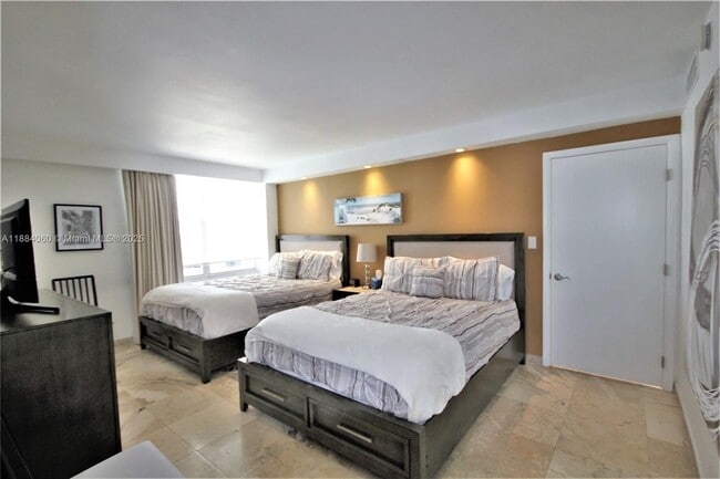 Building Photo - 5161 Collins Ave