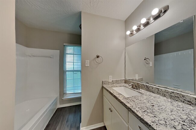 Building Photo - 19403 Westhaven Dr