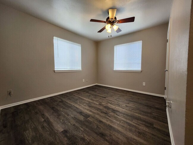 Building Photo - 4303 Ericson Dr