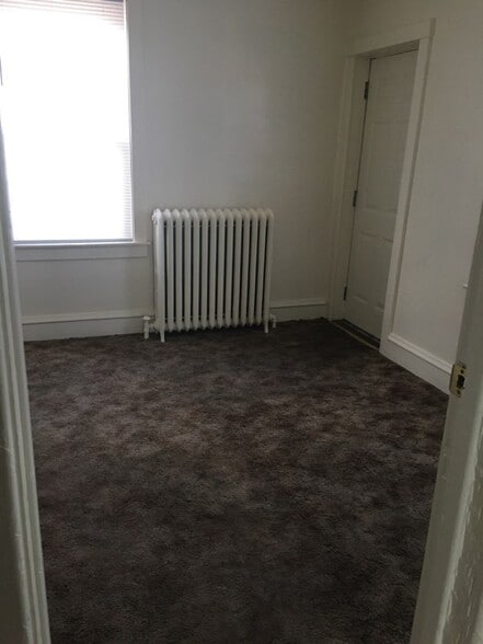 bedroom - 303 Locust St
