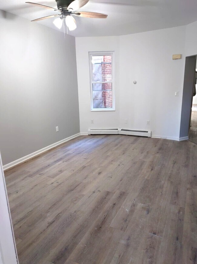 Building Photo - 6421 Hudson Ave