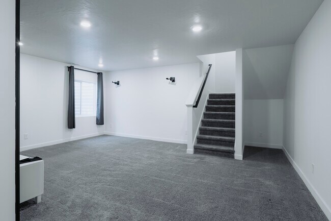 Building Photo - 216 E Allegheny Pl