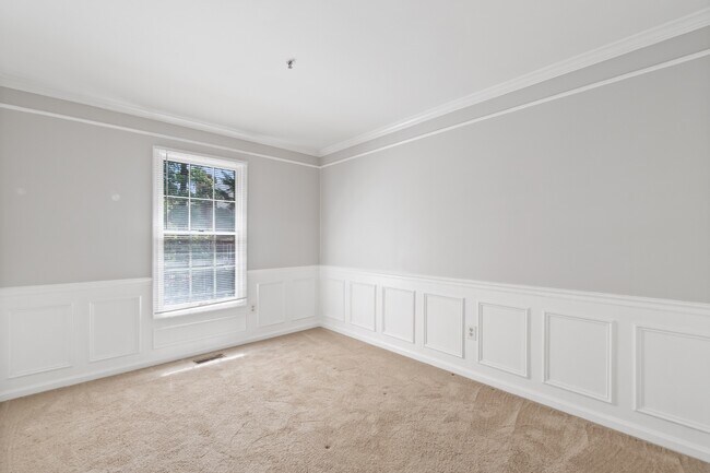 Building Photo - 9401 Rosmarin Way