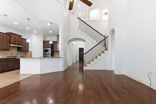 Building Photo - 15004 Iveans Way