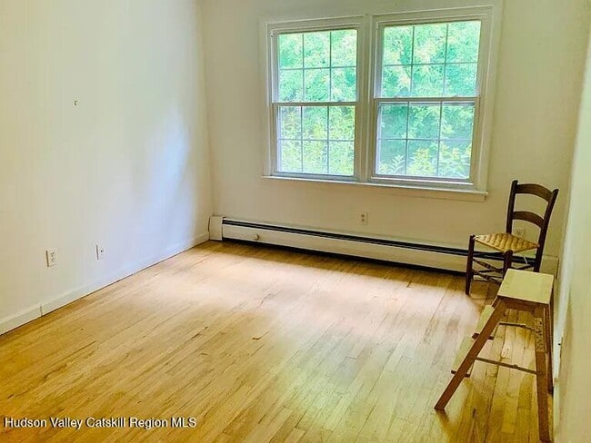 Building Photo - 2 Huguenot St