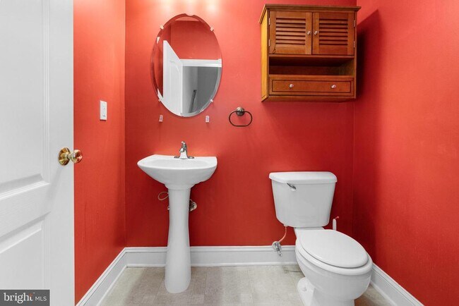 Building Photo - 92 Chevy Chase St