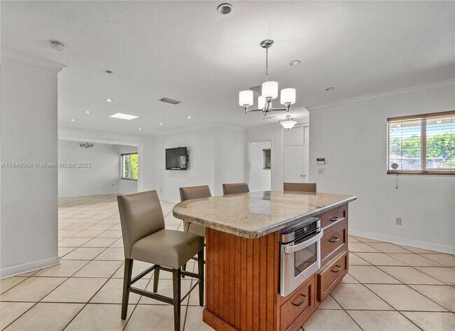 Building Photo - 8475 SW 43rd St