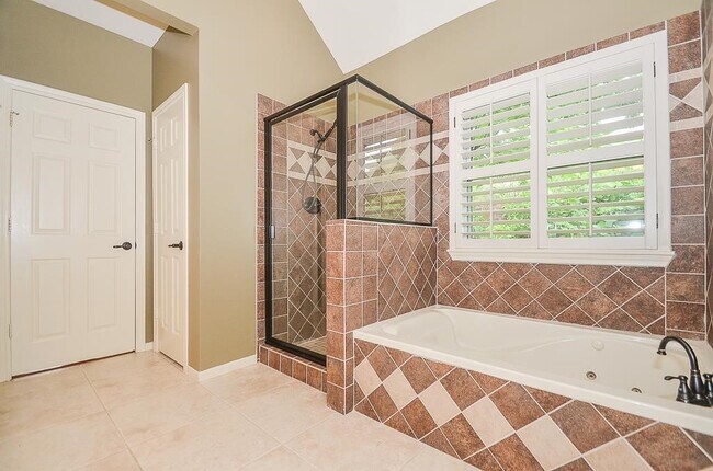 Building Photo - 46 Grants Lake Cir