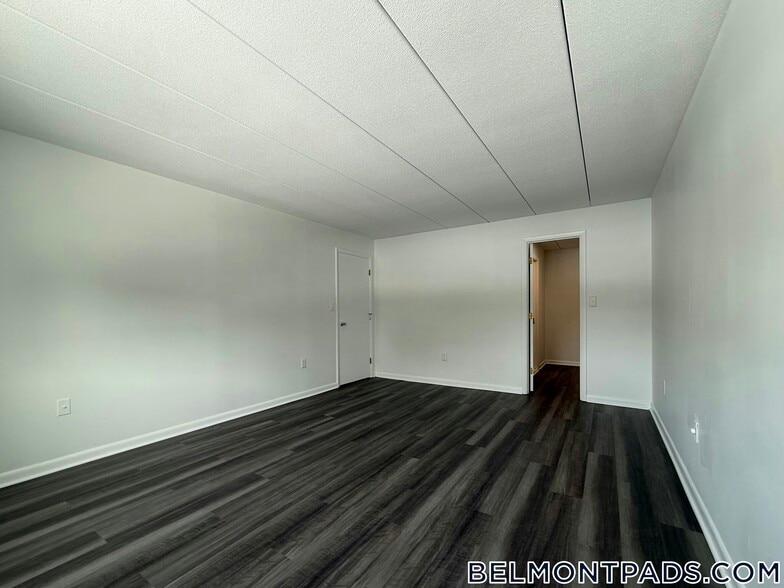 Building Photo - 55 Hill Rd