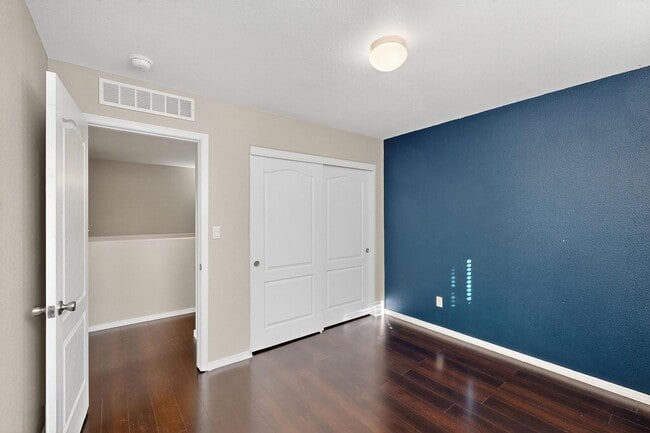Building Photo - Executive 2 story Town house 4 Bedroom 3 b...