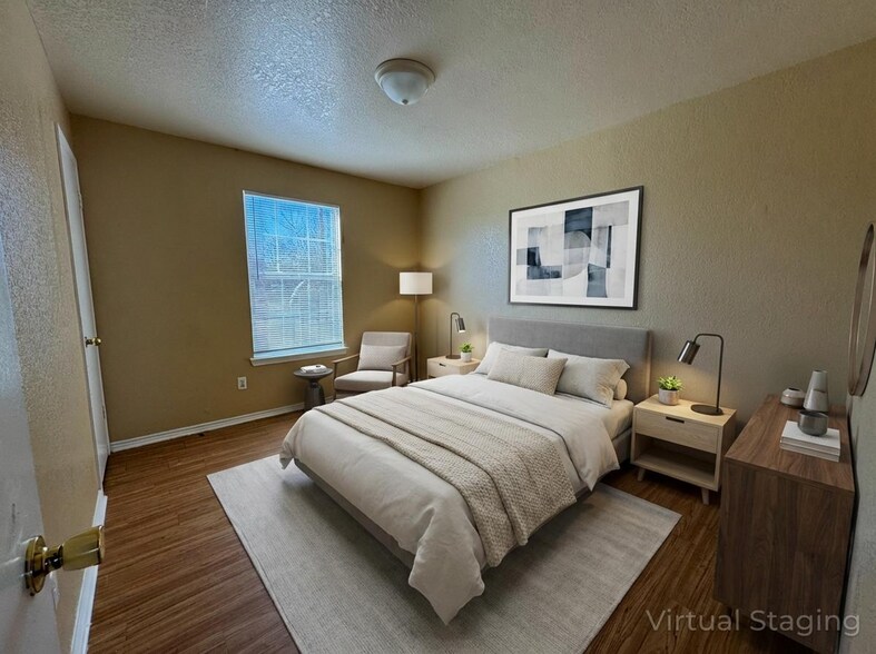 Building Photo - 1709 Cedarhill Dr