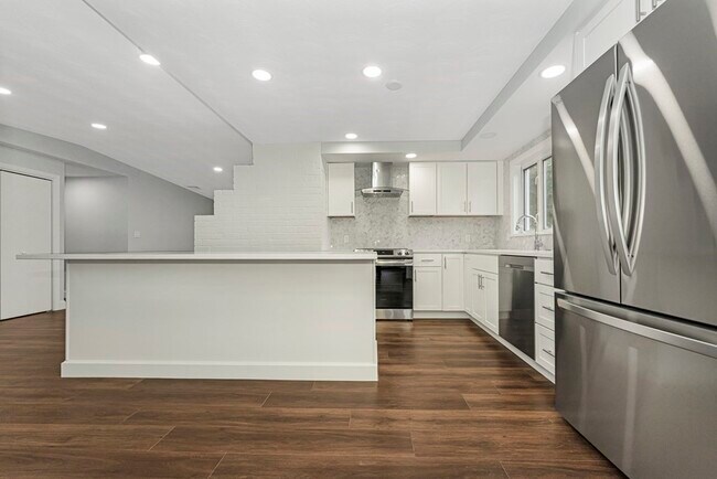 Building Photo - 57 Sloane Dr