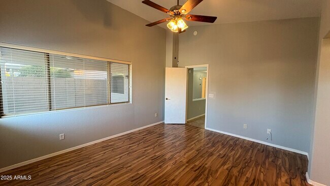 Building Photo - 9214 W Ross Ave