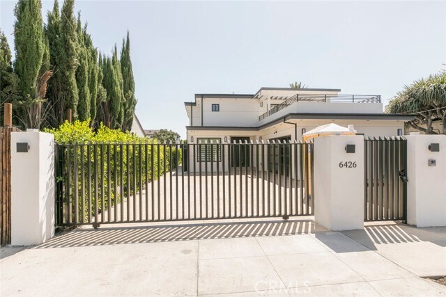 Building Photo - 6426 Varna Ave