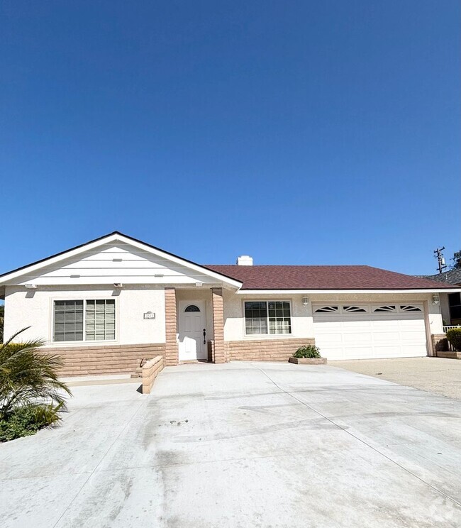 Building Photo - Welcome Home to this Southside Gem!