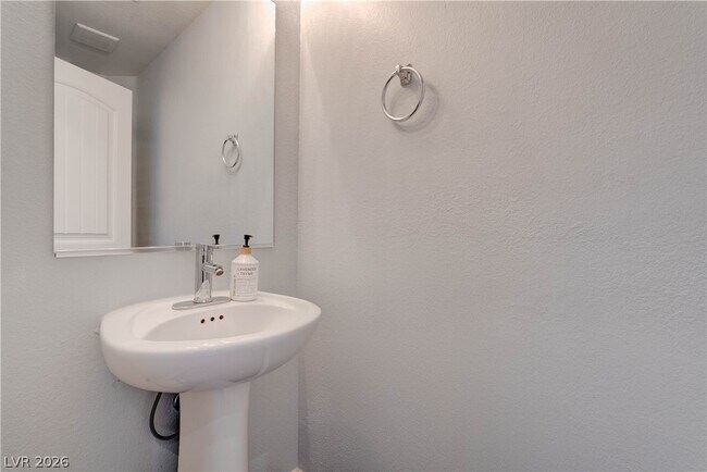 Building Photo - 48 Jasmine Point St