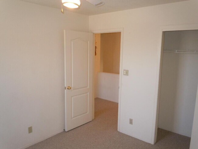 Building Photo - 2059 Columbia Ct NE