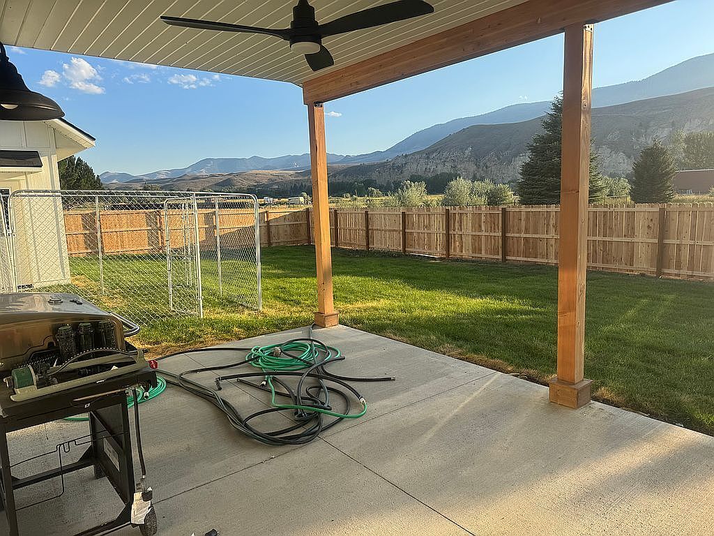 Building Photo - 104 Easy St