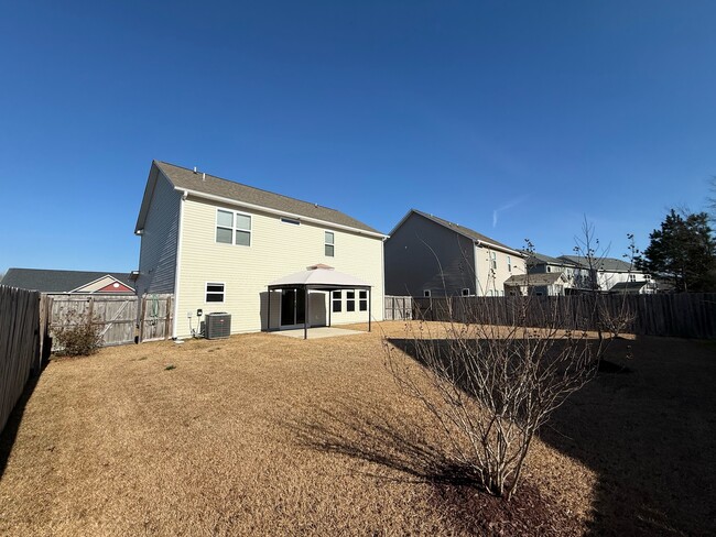 Building Photo - 207 Craftsman Dr