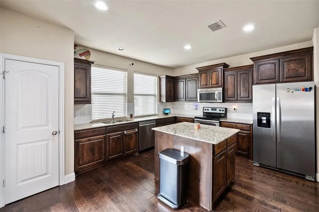 Building Photo - 2630 Villa Di Lago Dr