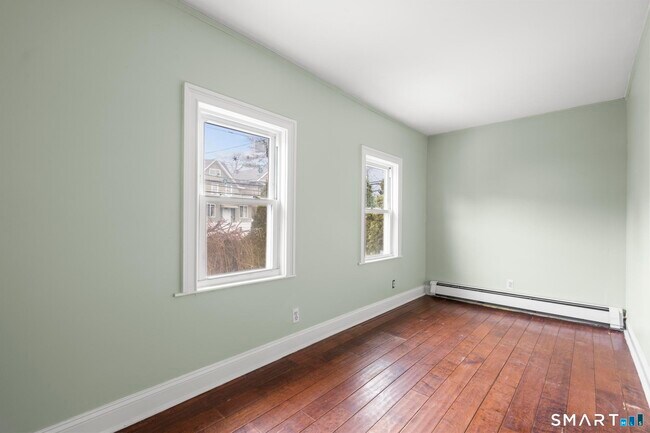 Building Photo - 48 Lockwood Ave