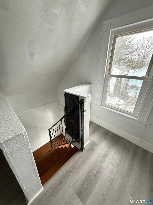 Building Photo - 21 Edgar St