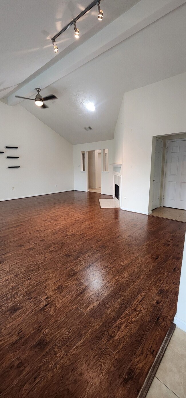 Building Photo - 16807 Sussex Dr