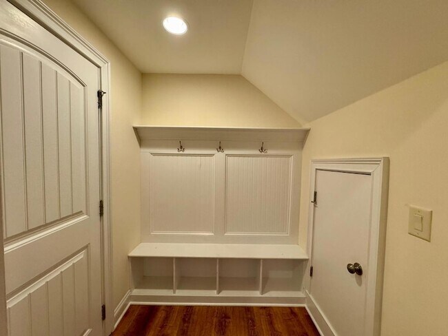 Building Photo - 563 Balsam Fir Dr