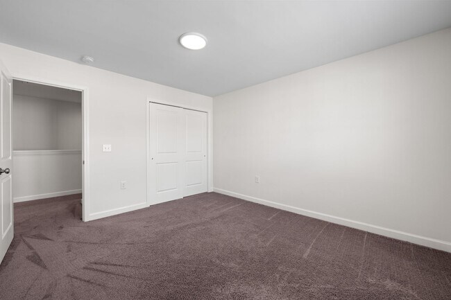 Building Photo - 105 Hidden Run Ln