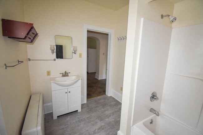 Building Photo - RTSA301