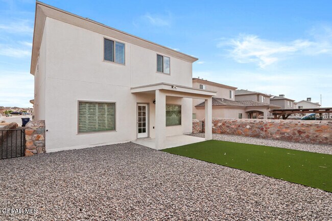 Building Photo - 297 Denim St