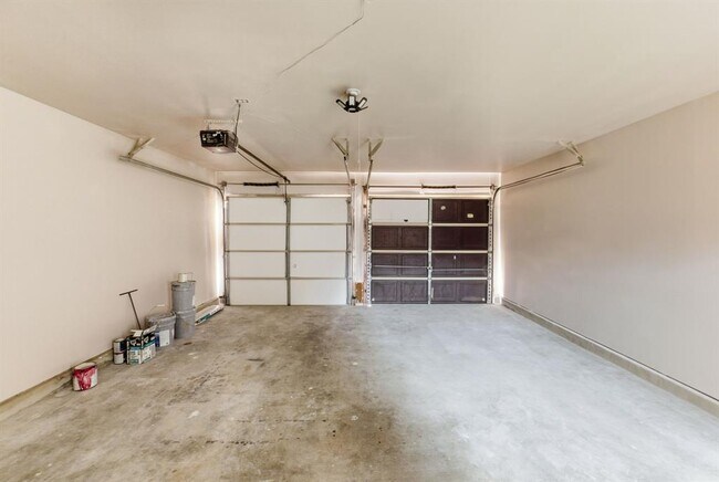 Building Photo - 12326 Tomanet Trail