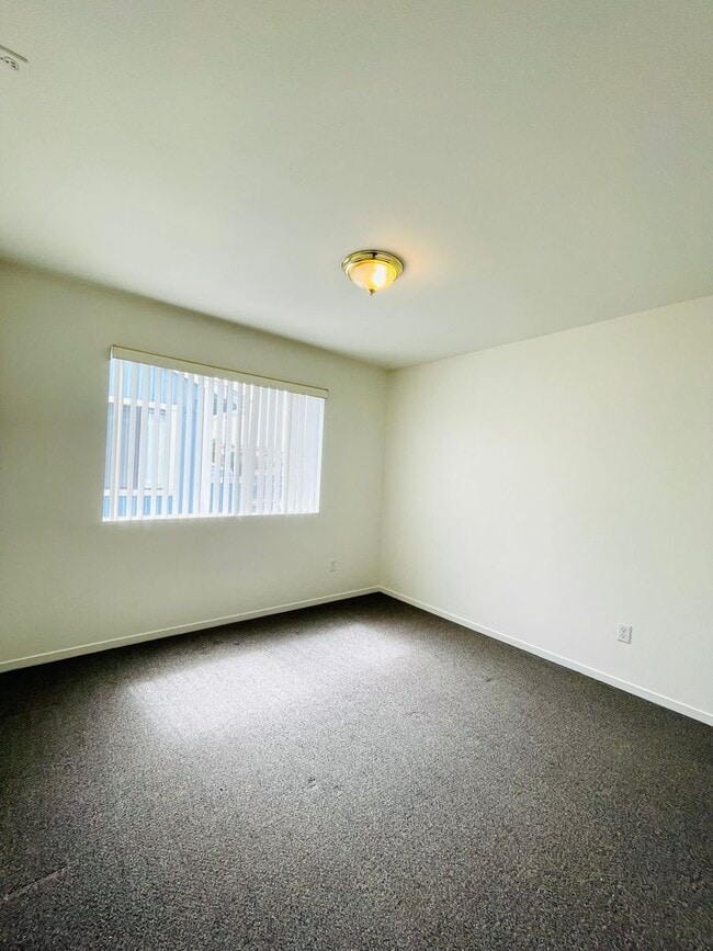 Building Photo - 792