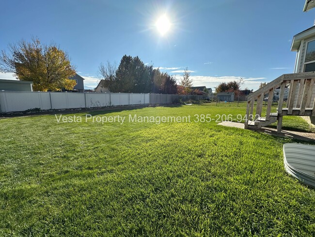 Building Photo - 1526 N 2530 W