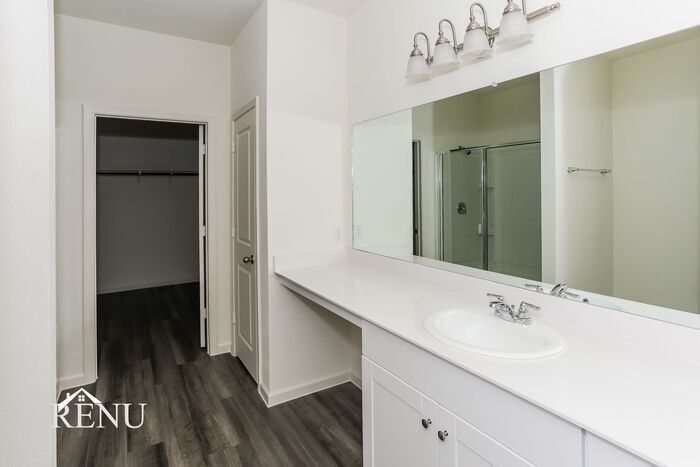 Building Photo - 1740 Escondido Dr