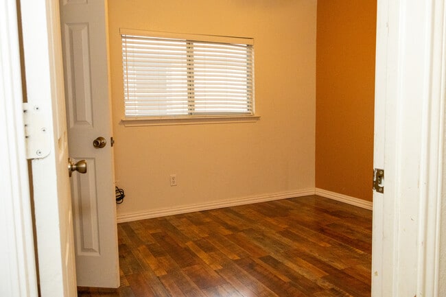 Building Photo - 1613 Apollo Cir